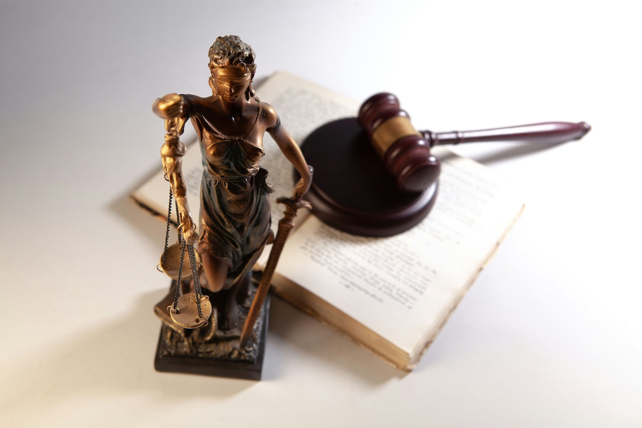 justice symbol and gavel